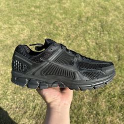 Nike Zoom Vomero 5 Shoes Triple Black BV1358-003 New Rare Men Size 12