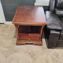 2 End Tables Or Night Stands. 
