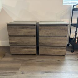 Set of Night Stands Bed Side Tables 3 Drawers Like New !  