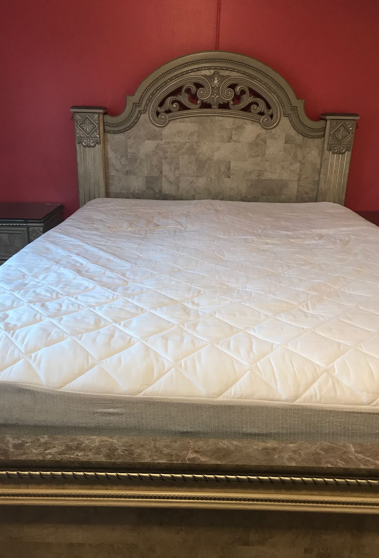 Queen Sized Bedroom Set With Mattress & Glass Toppers