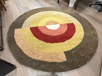 Brand new round Jaipur rug —still rolled and never used! Jaipur rugs 6’ diameter
