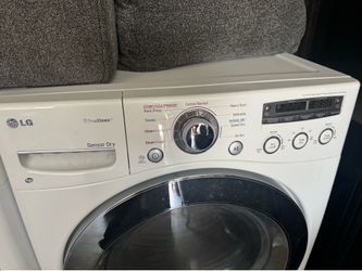 Washer dryer set