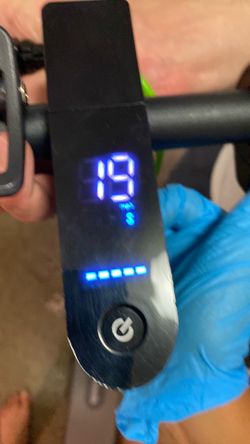 saidThis is a very good e scooter and the name brand name isroinside and it is very fun my son said he wants a e bike