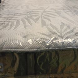 Brand New Queen Size Plush Sealy Mattress Included Box Spring Free Delivery 