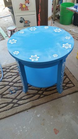 Round end table raiser plaster