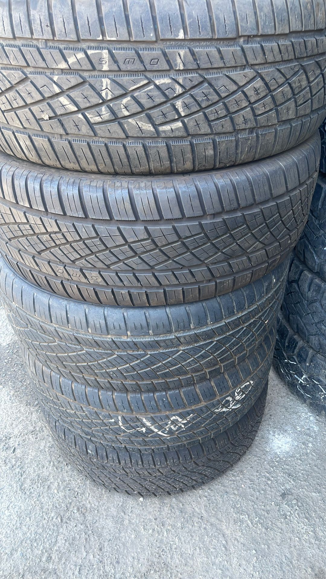 245-55-18 Used Set Like New Continental