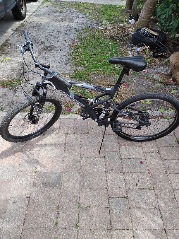 Hyper Shimano Mountain Bike 