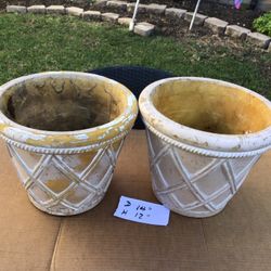 Plastic Flower Pots (set of 2)