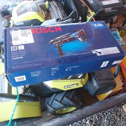 Bosch
Was  
Bulldog Xtreme 8 Amp 1
in. Corded Variable Speed
SDS-Plus Concrete/Masonry
Rotary Hammer Drill with
Carrying Case