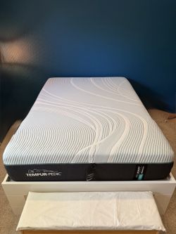 TEMPUR-Pedic ProAdapt 2.0 Medium Full Mattress – Excellent Condition
