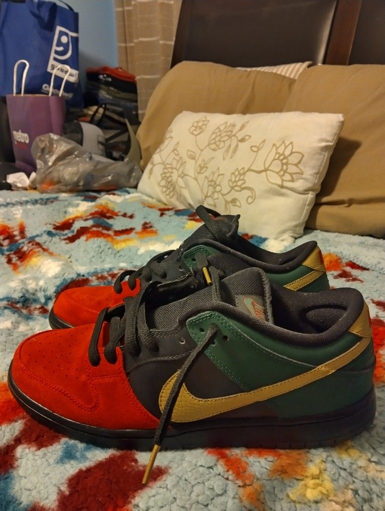 Nike SB Dunk Low Bundle 2012