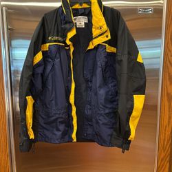 Men’s Columbia Rain Jacket With Zip In Hood Size M/L