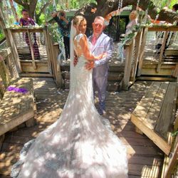 Wedding Dress  For Sale In Deltona  