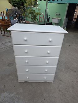 Dresser Chest