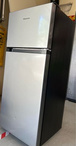 Refrigerador pequeño marca HISENSE