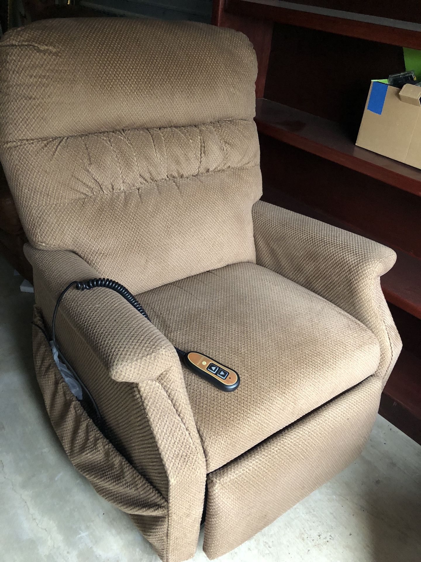 Electric Lift Recliner. Will Deliver If Local