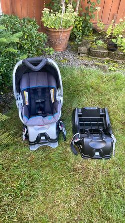 Baby Trend Infant Carseat with 2 Bases