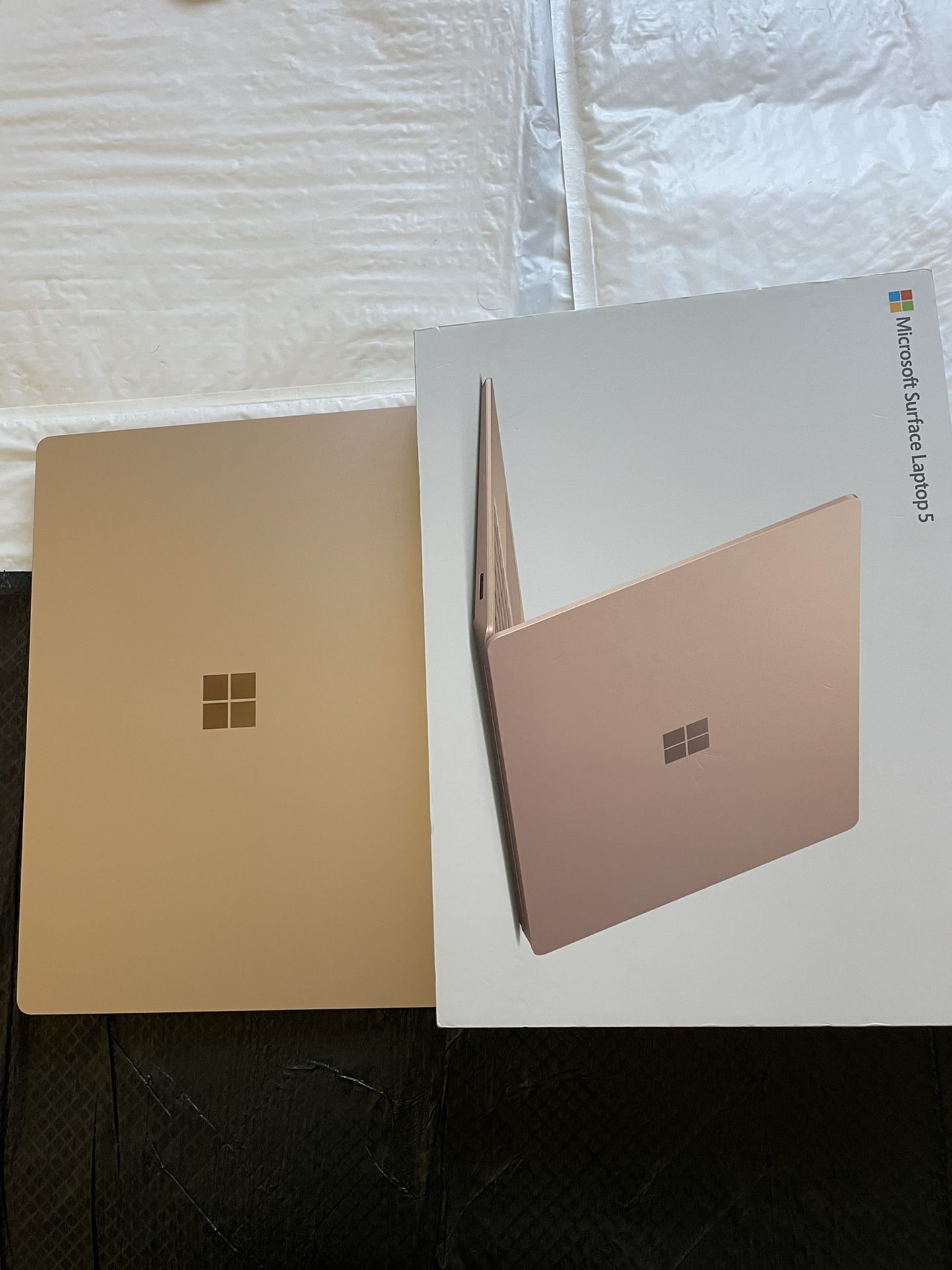 Microsoft surface Laptop 5 (2022) 13.5” Touch screen Intel i5 12th Gen 8GB 512GB powerful laptop