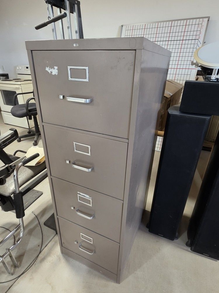 Leagle File Cabinet . 4 Drawer
