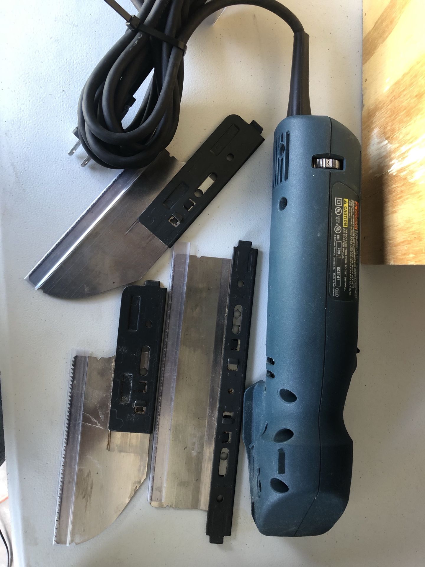 BOSCH TRIM SAW