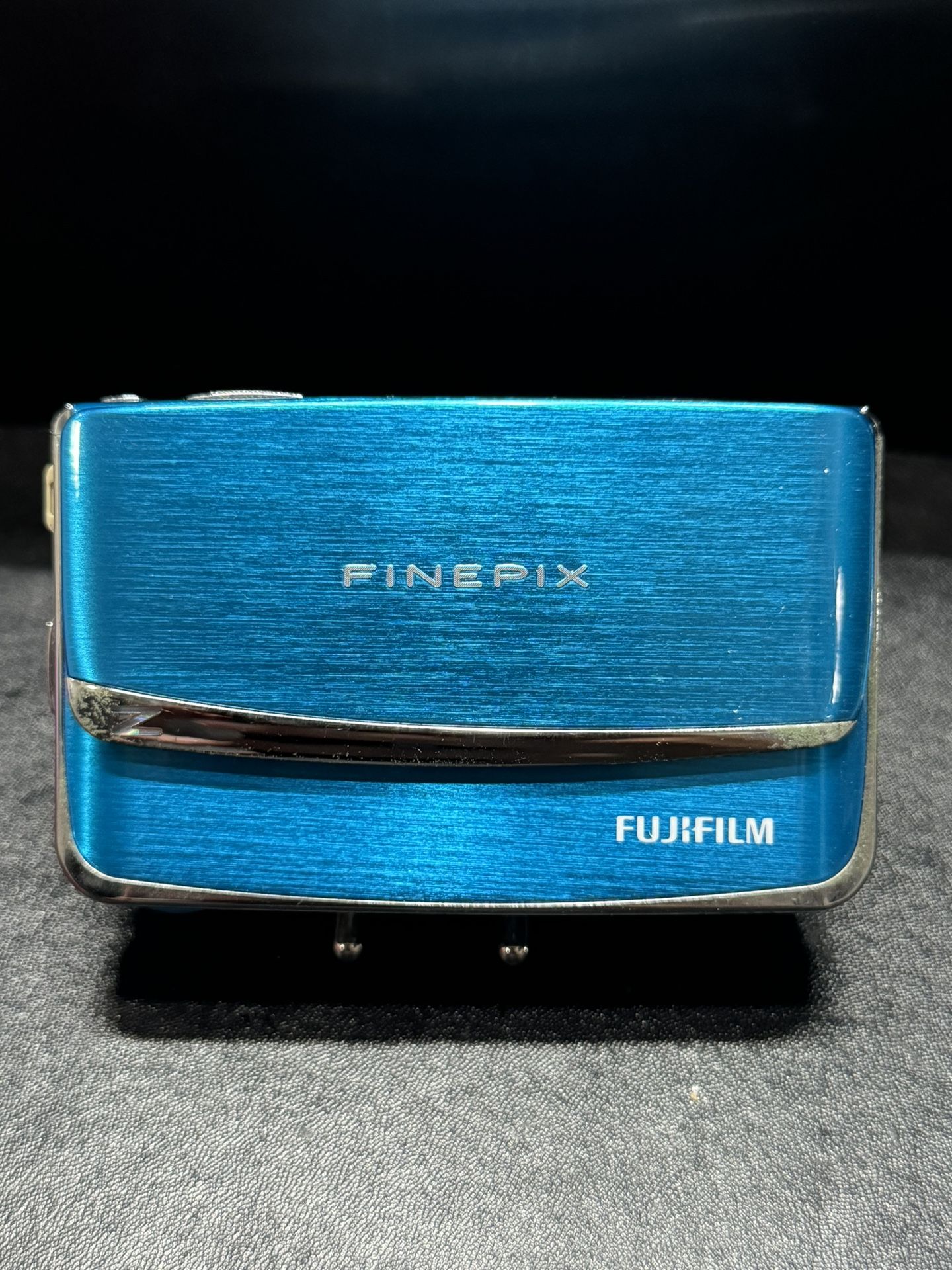 Fujifilm FinePix Z70 12 MP Digital Camera