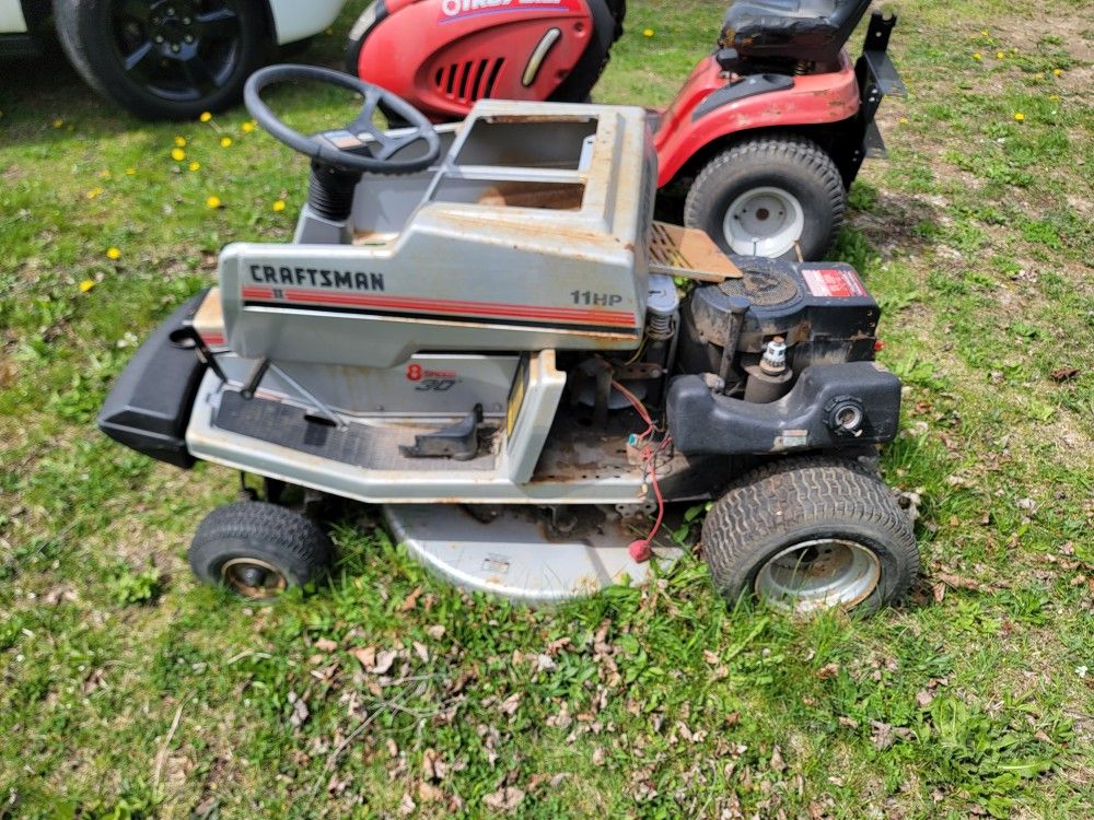 Craftsman 11hp 32" Riding Mower For Repair