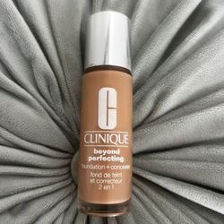 Clinique Foundation 11 Honey Beige 