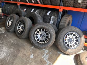 Method 305 with Goodyear AT tires 255/70/17 Tacoma 4runner tundra Silverado gmc