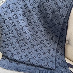 Louis Vuitton Blue wool scarf 