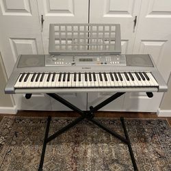 Electronic Keyboard - Yamaha YPT-300