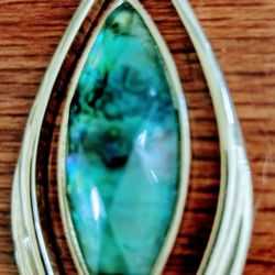 Green Stone Gold Pendant 