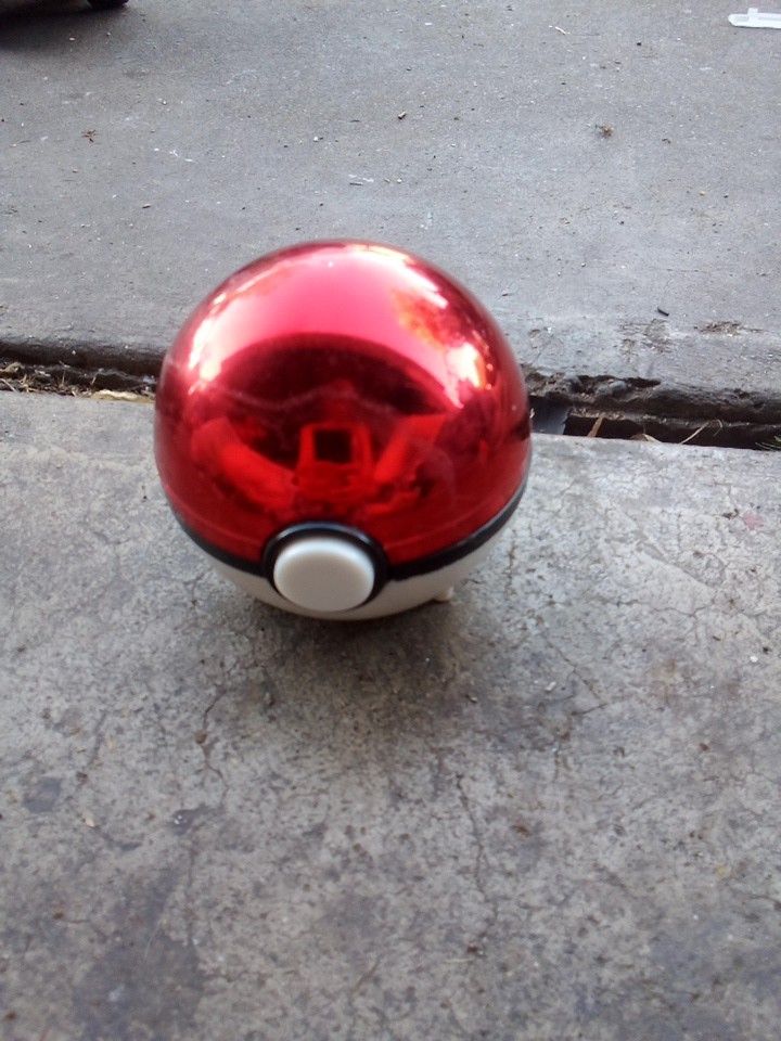 Charizard Pokemon Ball Gold Plated Trading Card
