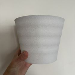 Assorted Plant pots planters-varias macetas de plantas