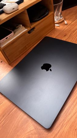 Apple Macbook Air 15 M3 16gb ram 512gb