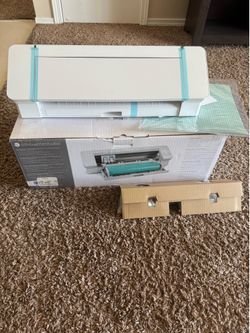 New Silhouette Cameo 4 Cutting Machine