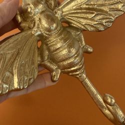 Gold cast iron bee hook 