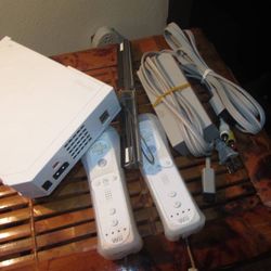 Nintendo Wii Console White RVL-001 Tested with Video and Power cords