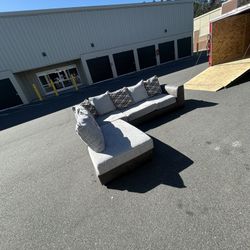 Sectional Sofa/ Couch (We Deliver) 