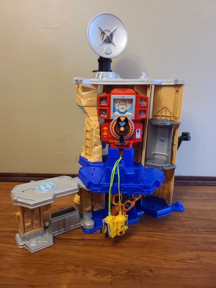 VINTAGE FISHER PRICE 2003 Rescue Heroes Mission Mountain Action Command Center READ