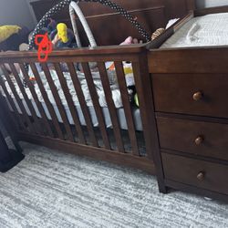 Davinci Charlie 4-in-1 Convertible Crib & Changer