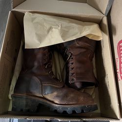 Redwing Boots Size 8.5 