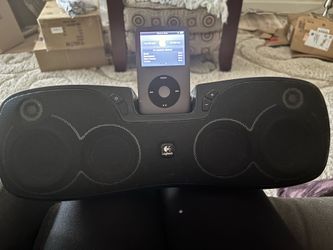 Apple iPad Classic & Logitech Speaker Dock
