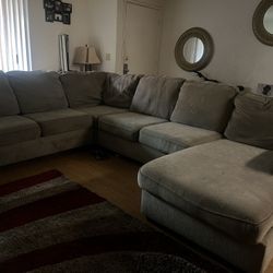 FREE! SECTIONAL COUCH SOAFA LOVESEAT