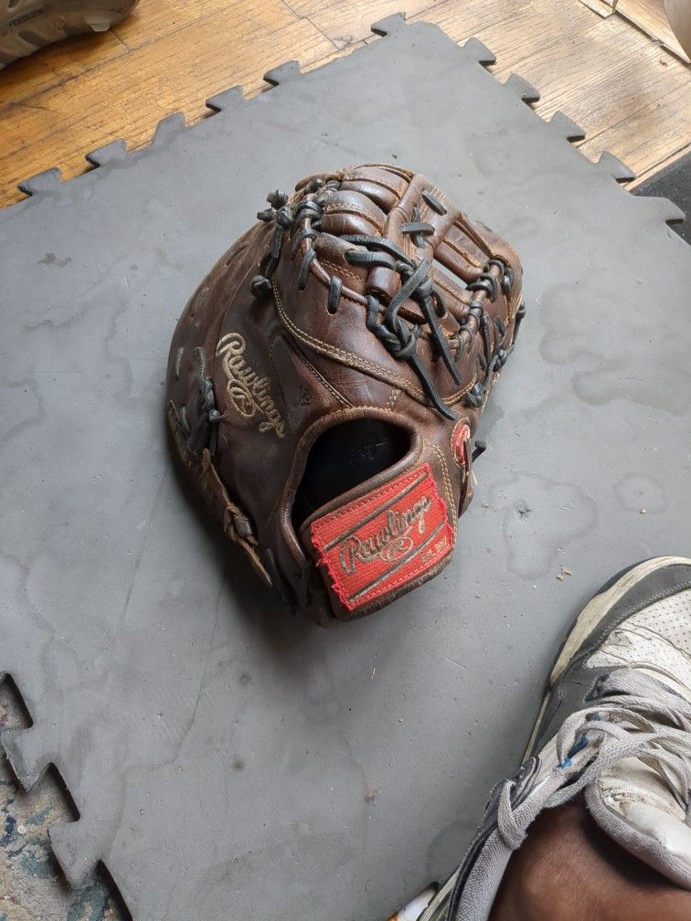 Rawlings "Heart of the Hide" First Baseman's Glove