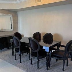 Dining Table set, wood base with glass top + 6 velvet chairs. Excellent condition.