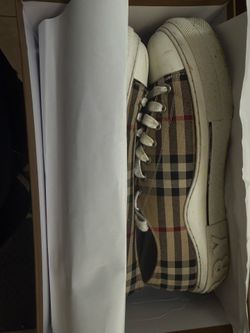 Burberry shoes size 10