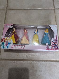 Disney Princess Toy Figures 4-pack Snow White Belle Sleeping Beauty Ariel Beverly Hills Teddy Bear