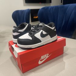 Toddler Nike Dunks Pandas Size 7.5C