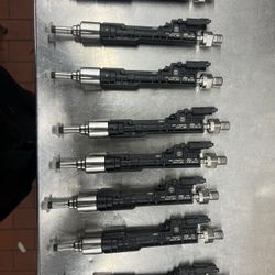 OEM BMW S63 U6 Fuel Injectors 
