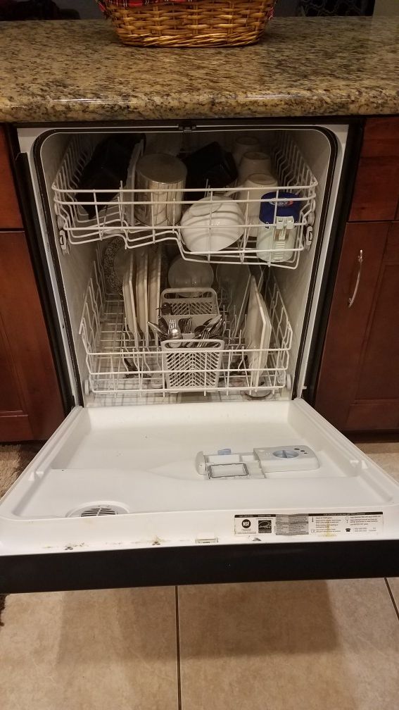 Maytag Quiet Series 200 dishwasher. for Sale in Tampa, FL OfferUp